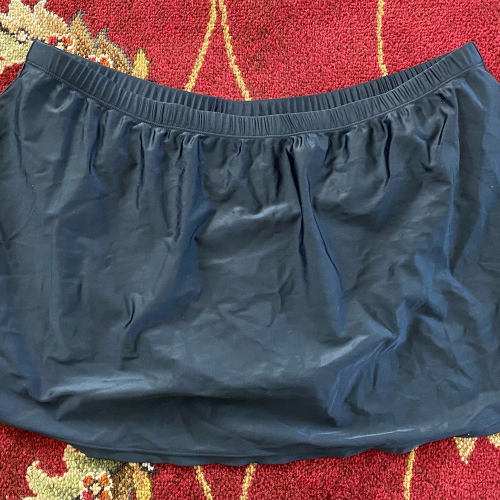 Black swim bottom skirt